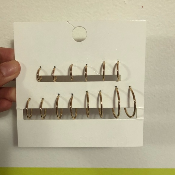 F21 gold hoop earrings set - Picture 1 of 2